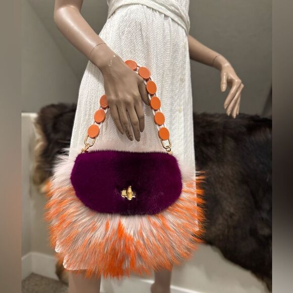 Stunning Colorblock Real Mink Fur with Finn Raccoon Fur Purse, Includes 2 Straps - Picture 3 of 17